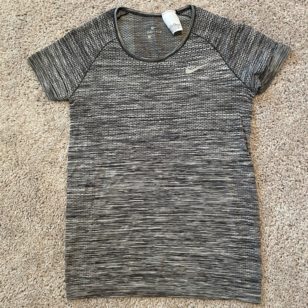 Women’s Nike Dri-Fit T-shirt Black and Gray Size S
